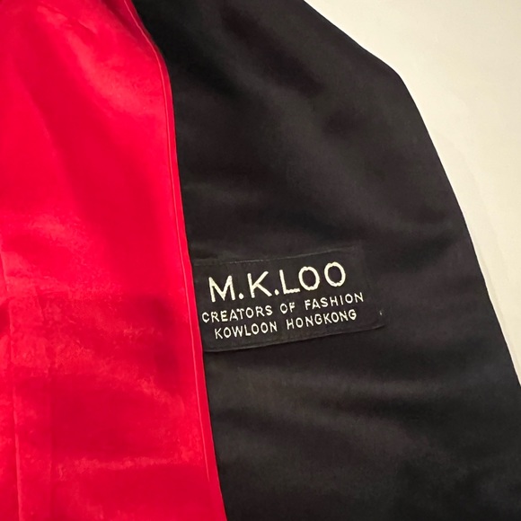 Fitted, Flattering Black Jacket - Picture 2 of 3